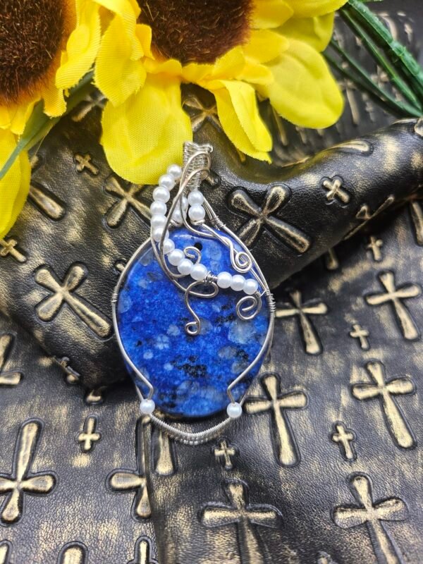 Sodalite w/ Pearl