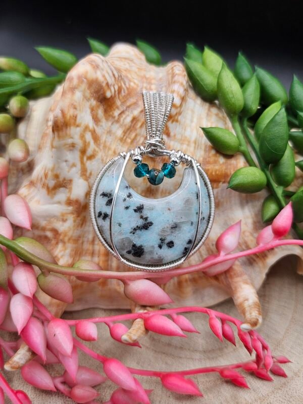 Kiwi Jasper Crescent