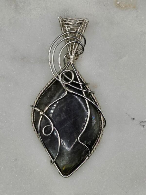 20260617_101538 Labradorite Diamond Twist